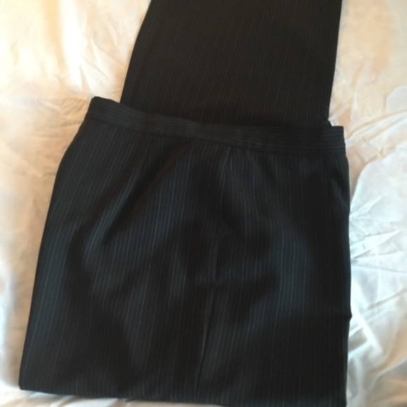 Kasper 2 Piece Pant Suit, size 10 - Picture 4 of 5